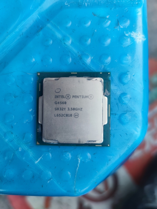 英特尔pentium G4560 带核显...