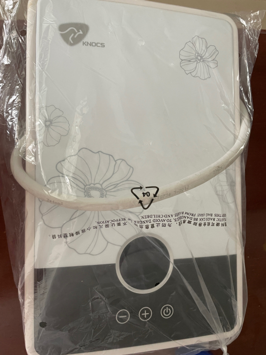 诺克斯速热热水器,当地商场购入,喜欢拍。