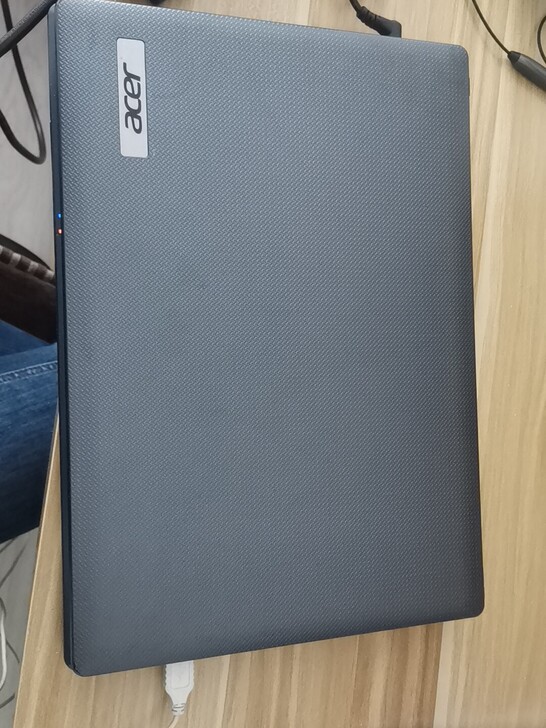 宏基笔记本,12年上学买的,没怎么用,一直...
