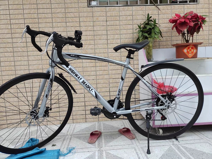 公路自行车山地自行车公路车实心胎全新比捷安...