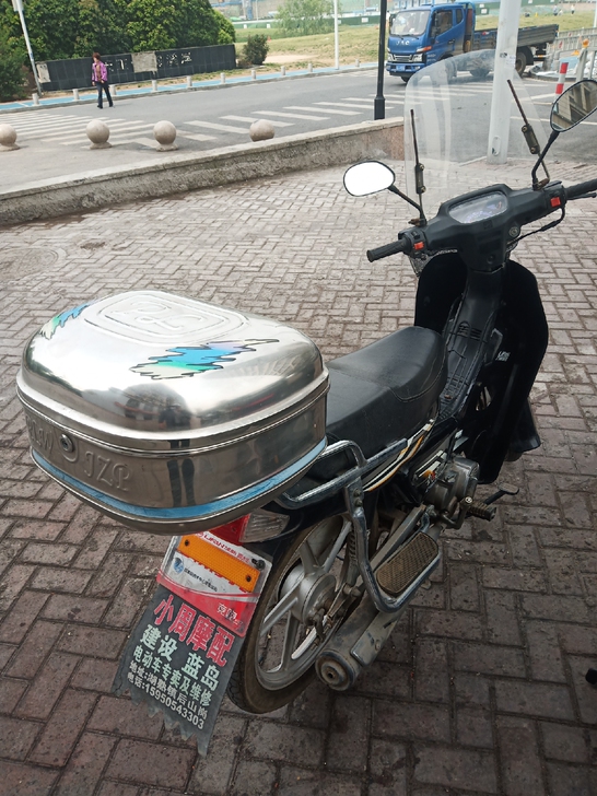 自己摩托车,低价处理,车子一直停在家里