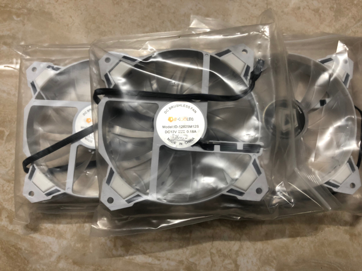 ID COOLING 三台风扇 机箱PWM...