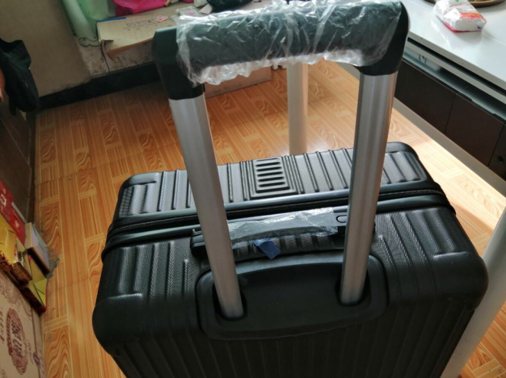 行李箱20寸 包邮 全新 黑色 闲置物品 ...