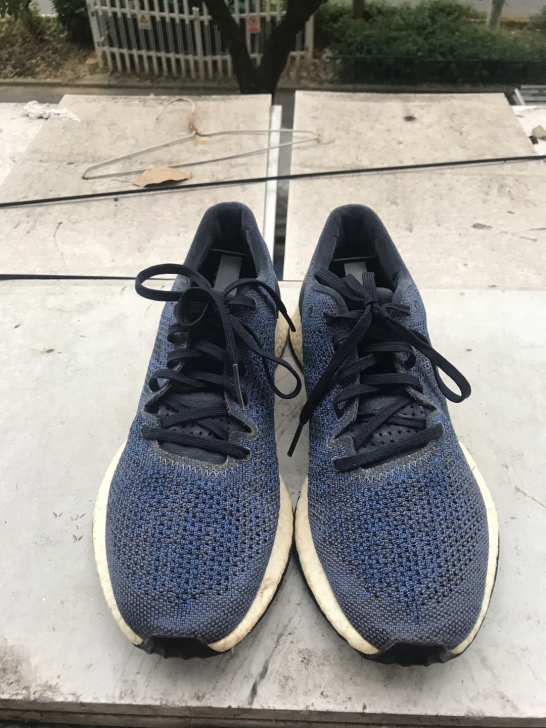 二手阿迪达斯boost跑步鞋,40.5码。...