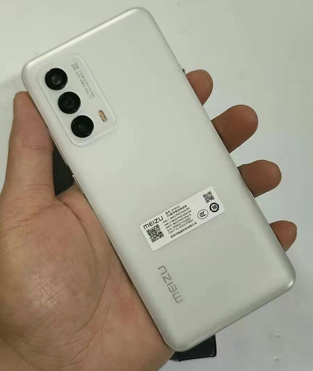 魅族 18 踏雪 8+128G 骁龙888...