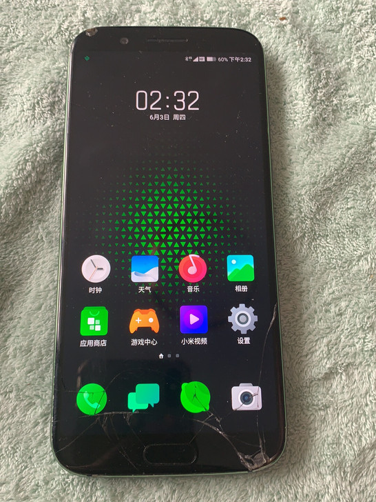 黑鲨手机,开机内屏好,8128,功能正常,...