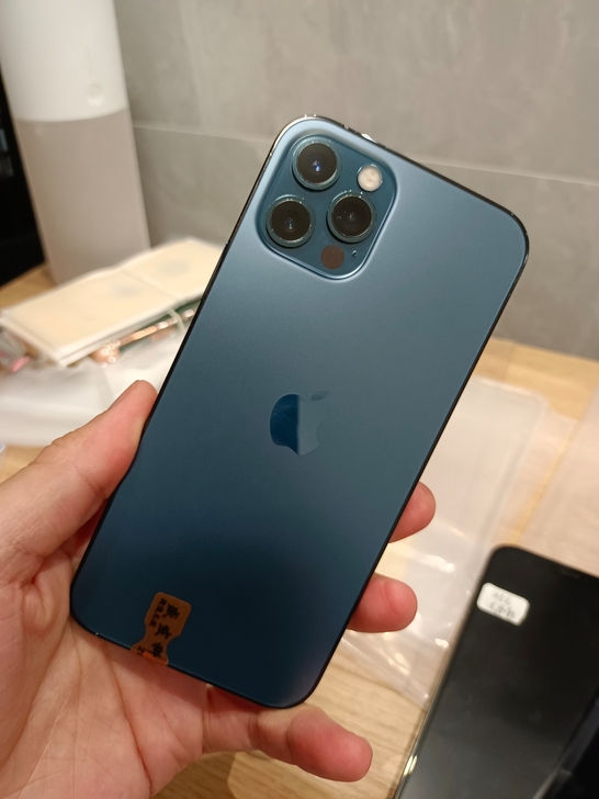 苹果顶级12pro，海军蓝256g美版无锁...