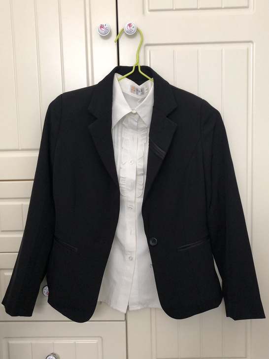 正装一套s码(衬衣,裤子和外套),经典款式...