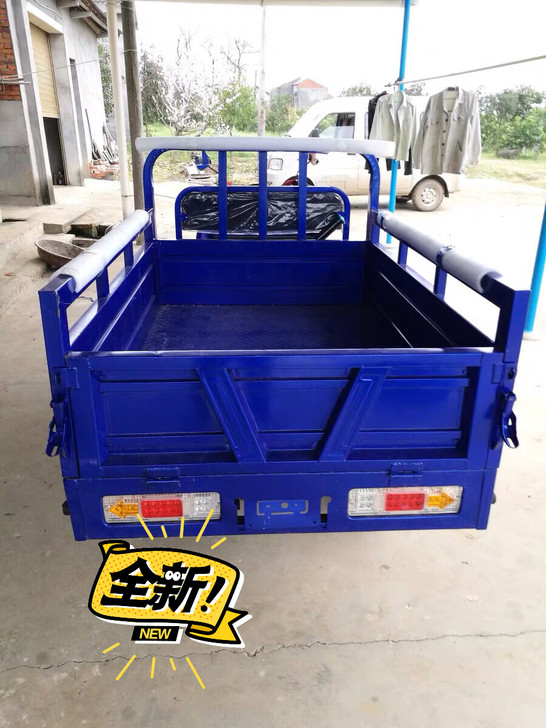 全新三轮摩托车才跑了几个小时 因为货物太多...