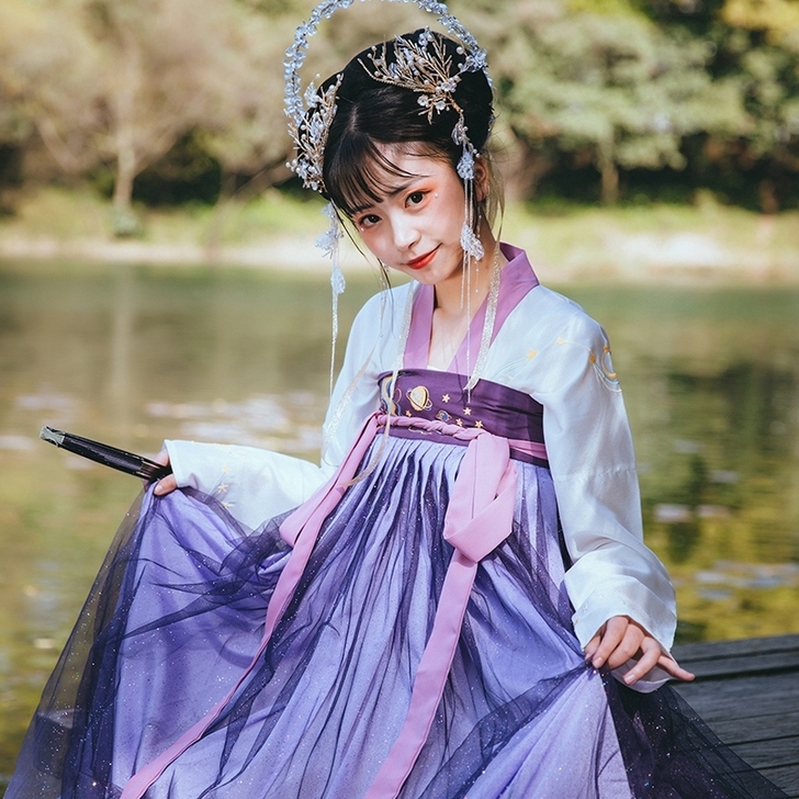 池夏汉服齐胸襦裙套装《霜夜》
