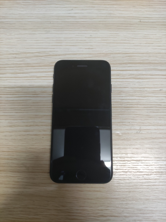 iPhone7 黑色 32G