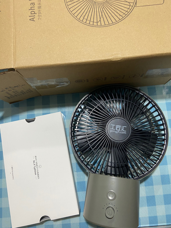alpha wind7寸5叶摇头usb电风...