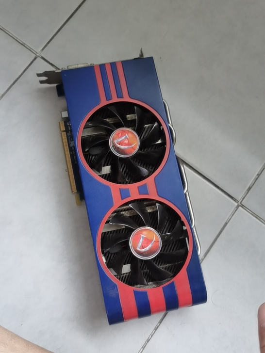HD7970显卡，3G显存，双8供电，两年...