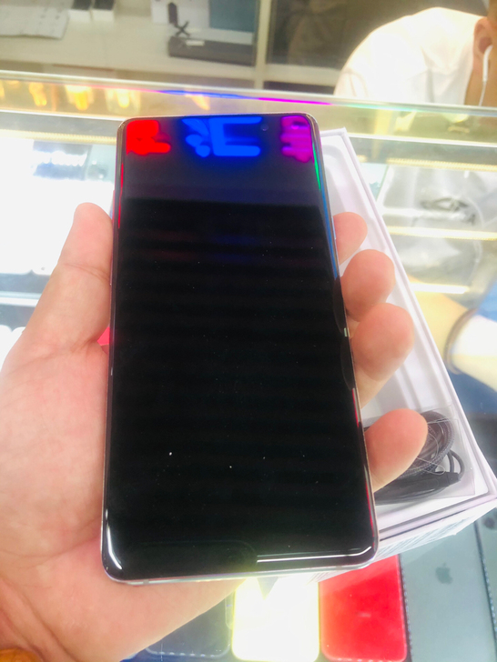 三星S 10  5G版 8+256G 99...