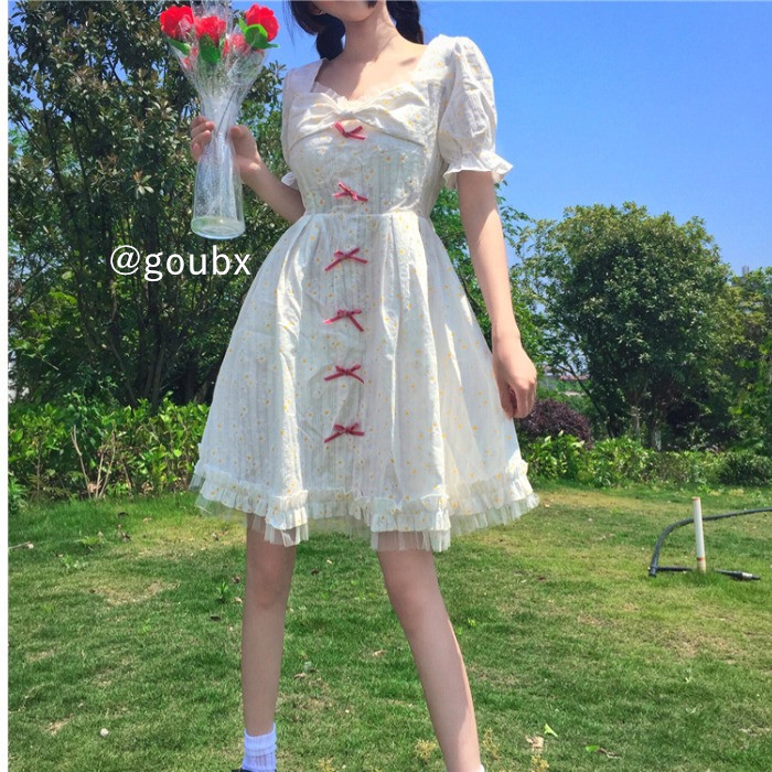 2021年新款夏季白色温柔风仙女泡泡袖裙子...