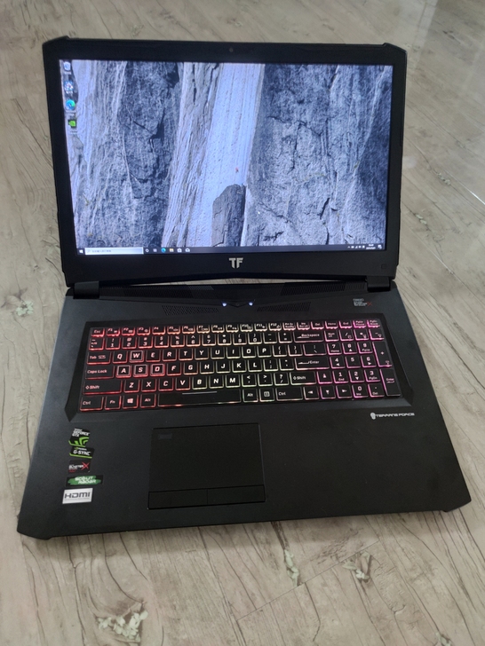 未来人类t700 八代i7 1070 8g...
