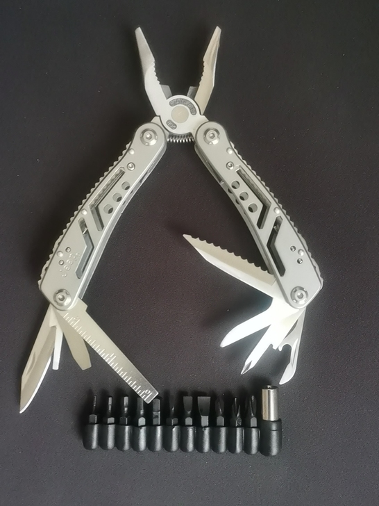 户外随身多功能批头组合工具钳折叠小刀JEE...