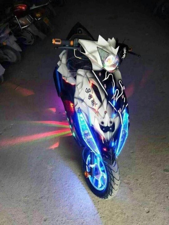 白幽灵疾步