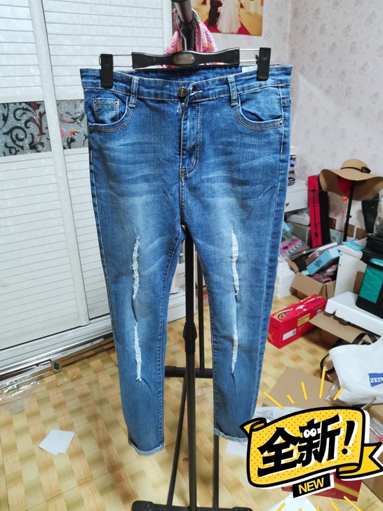 全新牛仔裤，全新仅摘吊牌牛仔裤，质量特别好...