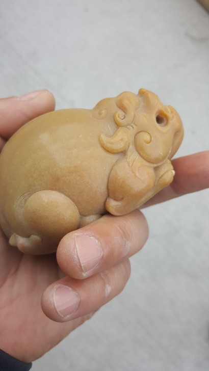 金丝玉貔貅手把件