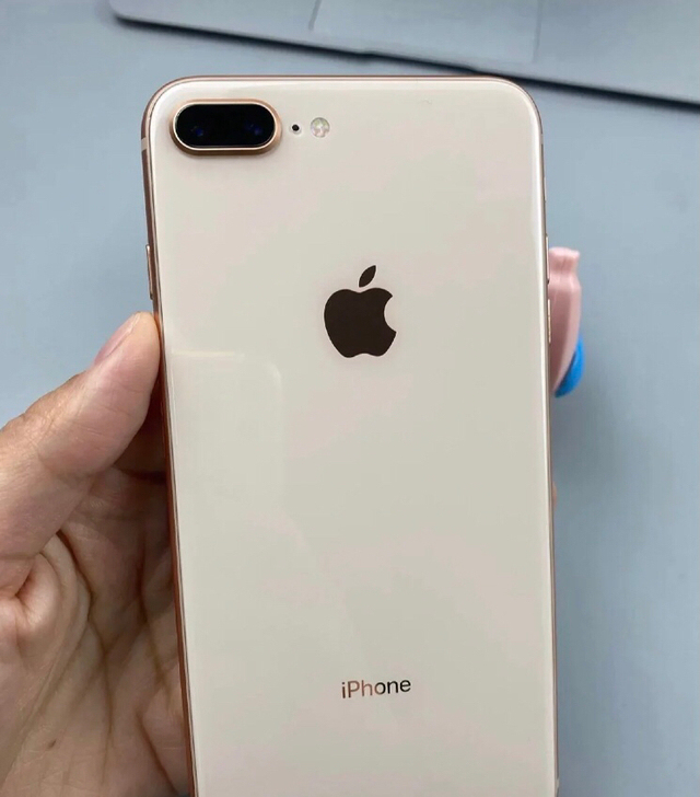 原装二手9成新iphone 8P ,原装机...