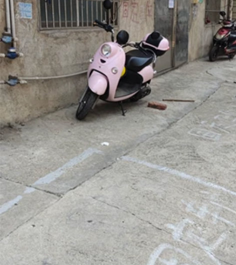 出售二手雅迪电动车,60V20V,9成新两...