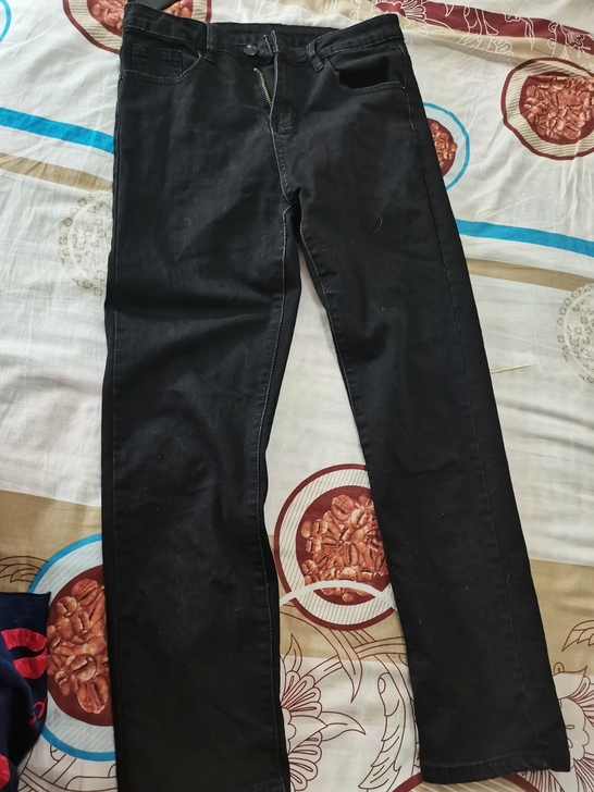 女士直筒黑色牛仔裤165/70A，29码九...