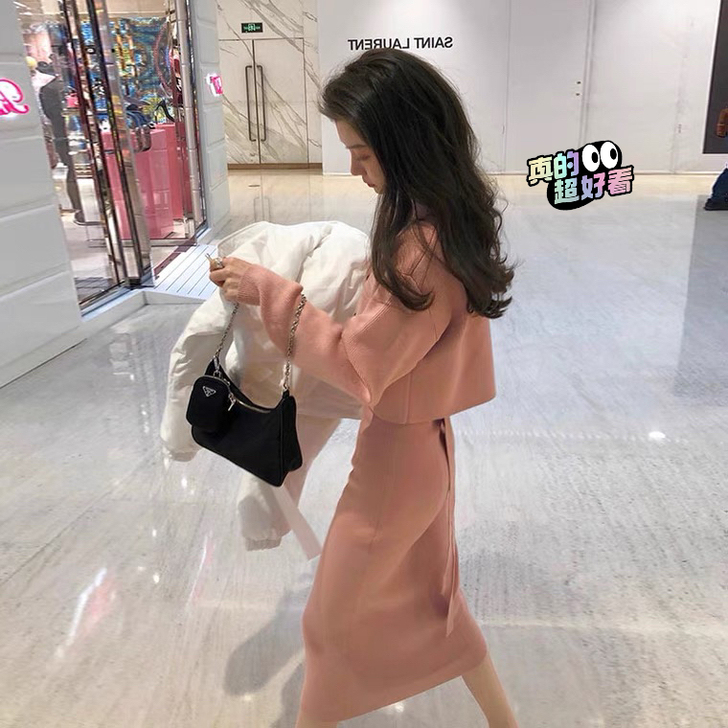 看上了里面的裙子小性感 男朋友不让穿
