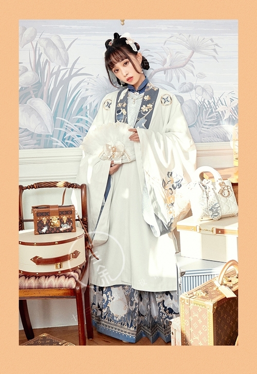 十三余小豆蔻儿[花间狸奴]立领斜襟长衫仿妆...