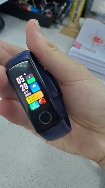 honor/荣耀 智能手环5。还送备用表带...