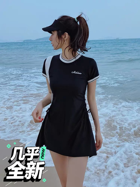 泳衣女士