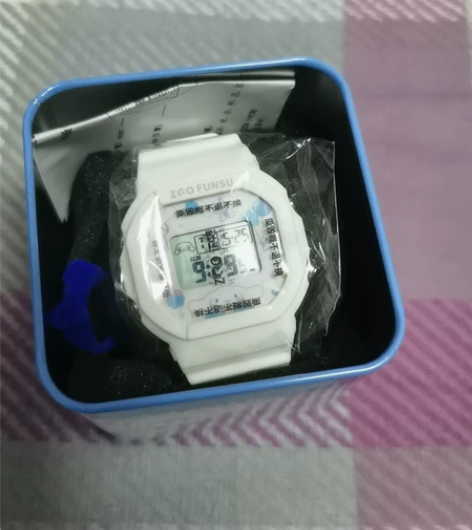 正港zeo三丽鸥玉桂狗手表，便宜出售，保证...