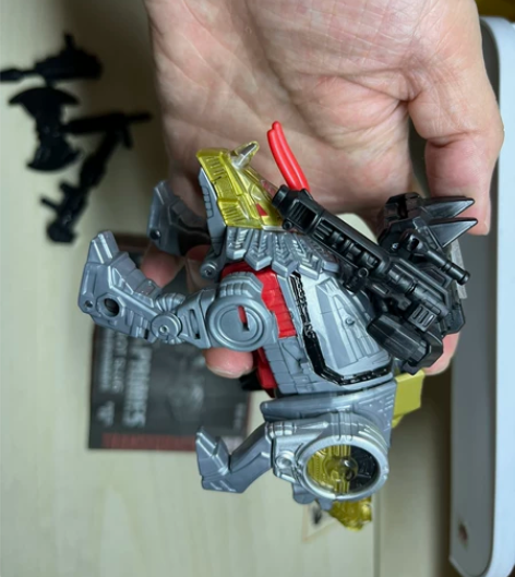 孩之宝 变形金刚 机器恐龙 铁渣 感兴趣的...