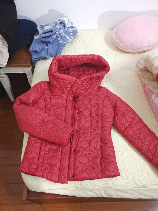 88新裂帛棉服。修身短款。M码。不算是正红...
