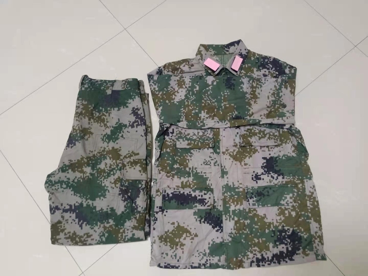 迷彩套装结实耐磨，二手劳动服！