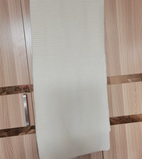 围巾，针织围巾，买回来一次也没戴过，米白色...