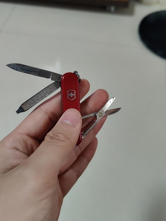 全新瑞士维氏小工具刀,配有皮套