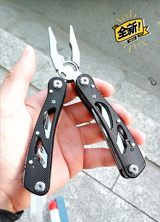 多功能尖嘴钳子折叠钳螺丝刀组合工具居家户外...