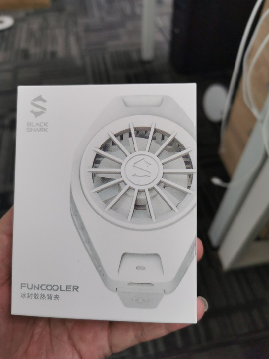 全新小米黑鲨冰封散热背夹手机散热器散热器全...