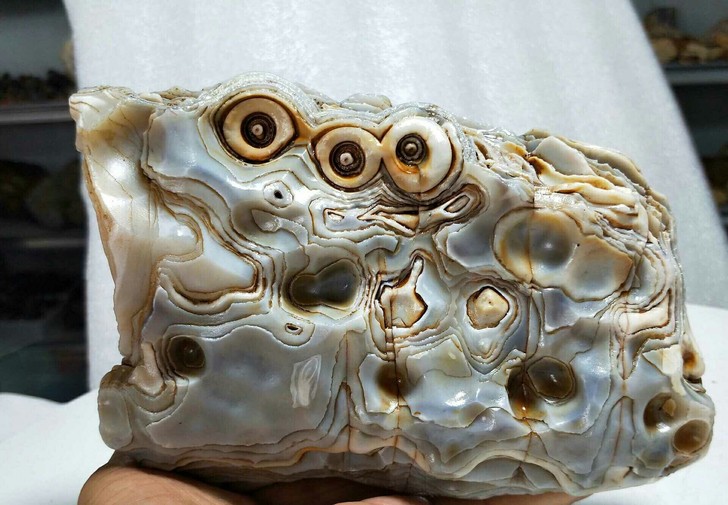 立體三只眼瑪瑙！美麗大摆件！喜歡私聊