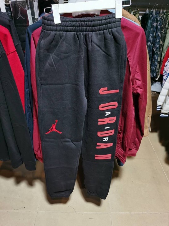 jordan加绒束脚裤 只有s号 全新...