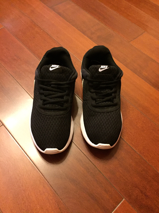 Nike/耐克女款网面运动休闲鞋