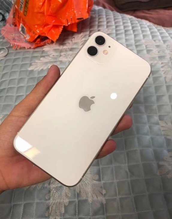 低价出!苹果iPhone11白色128g国...