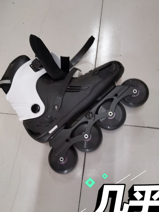新旧程度 才买回来半个月，只玩过三四次
