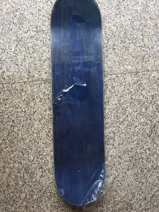 滑板日拿的奖品,专业板。全新