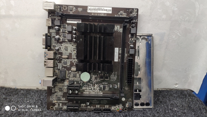 Q1900M固态主板CPU一体