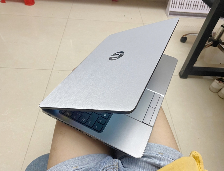最近压力太大了  想把电脑卖掉  惠普 四...
