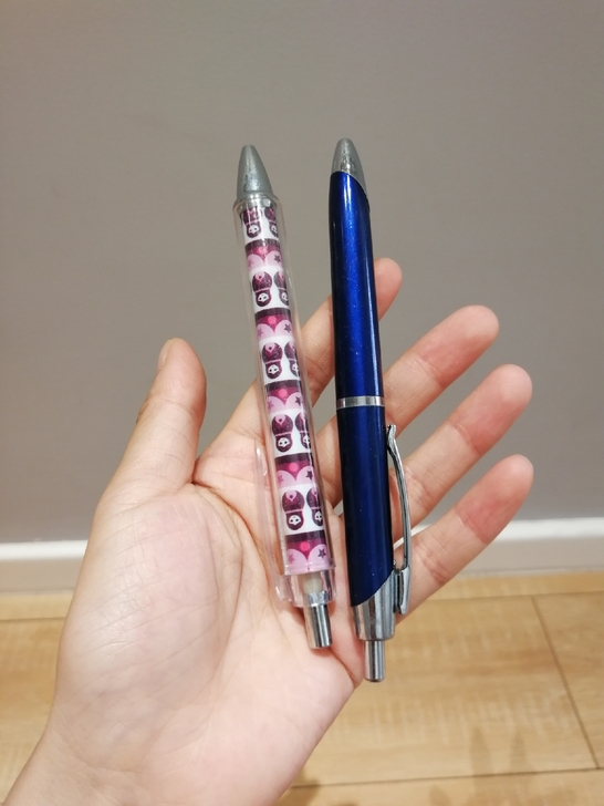超市不开了,文具便宜处理,自动圆珠笔黑色蓝...