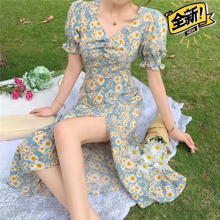 初恋碎花连衣裙女夏季新款碎花裙泡泡袖设计感...