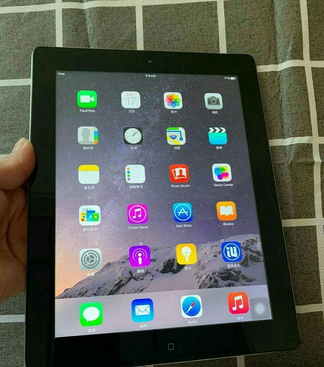 女生自用苹果平板iPad低价出售32g高清...